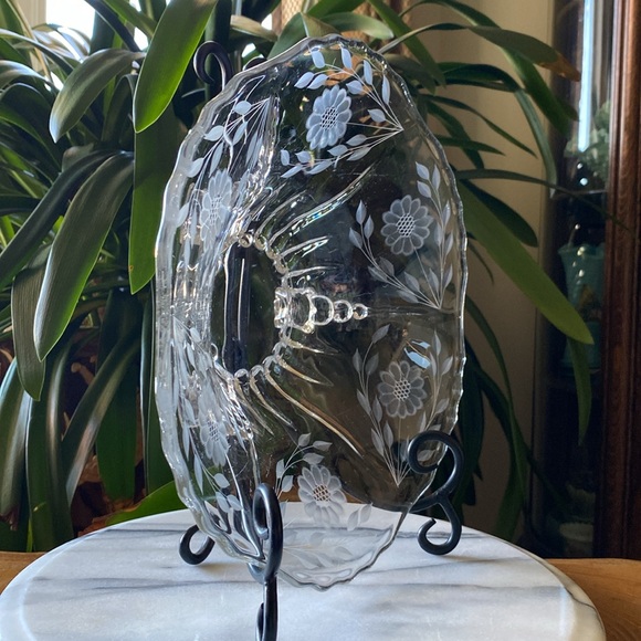 W.J. Hughes Genuine Crystal Radiance Cornflower Etched Three Footed Serving Bowl - Picture 7 of 10